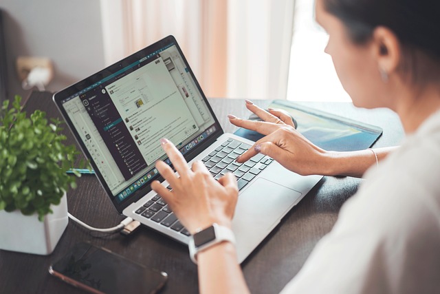 77BET bắn cá thành phố vàng: Đánh bài online thỏa thích tại nhà cái uy tín